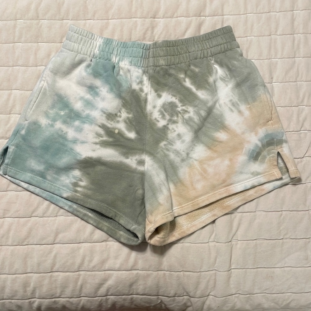Abercrombie Tye dye shorts